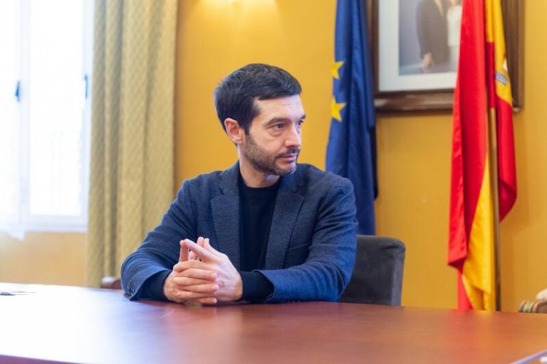 El Gobierno establecerá el horizonte de cálculo de profesionales necesarios para garantizar los cuidados en residencias