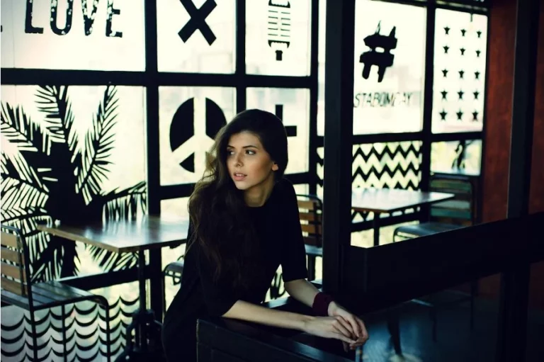 3 versátiles vestidos de Stradivarius para lucir elegante o casual según la combinación que elijas