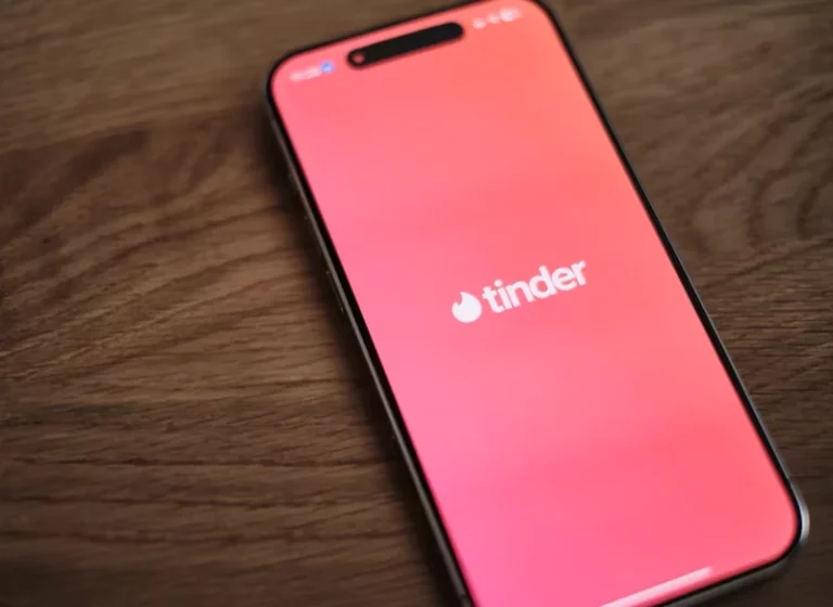 ¿El fin de Tinder? La crisis llega a las aplicaciones de citas