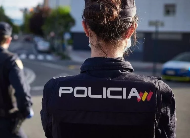 El Ministerio del Interior alerta del timo del 'falso policía', con cientos de personas afectadas