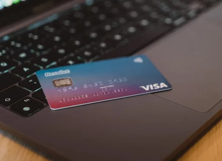 Un experto en ciberseguridad da las claves para evitar las estafas al comprar online esta Navidad