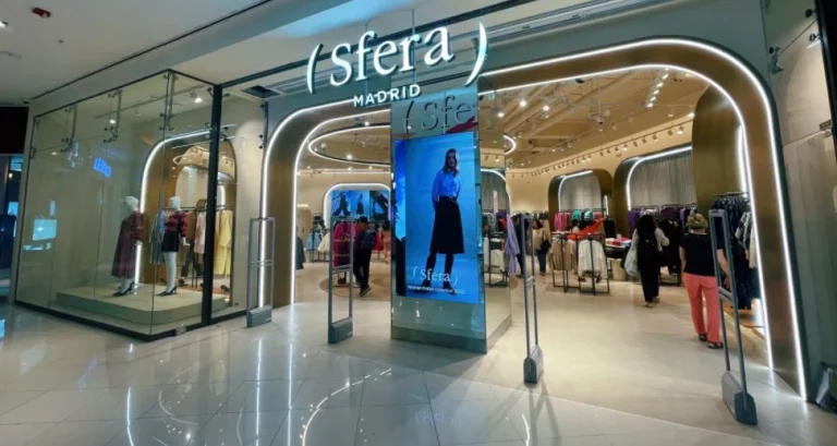 9 blusas de Sfera para llevar con pantalones en invierno