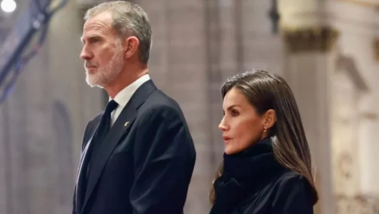 Cabeza gacha y ojos tristes la última aparición de Letizia y Felipe genera comentarios en la prensa de Alemania