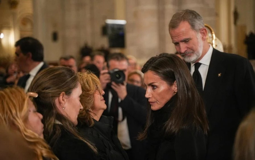 Cabeza gacha y ojos tristes la última aparición de Letizia y Felipe genera comentarios en la prensa de Alemania