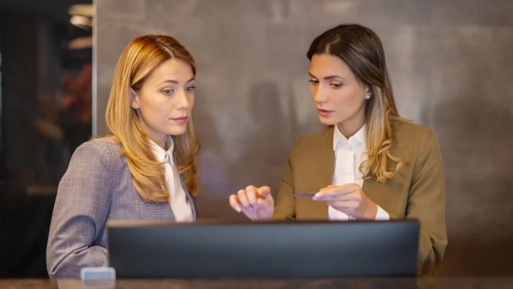 Controversia en el sector turístico: ¿cómo afectará la nueva normativa a los establecimientos y viajeros?