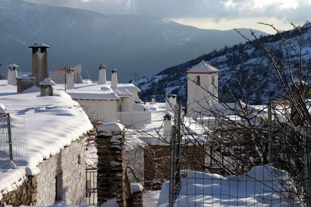 De la Alpujarra granadina a los paisajes nevados de Valdelinares