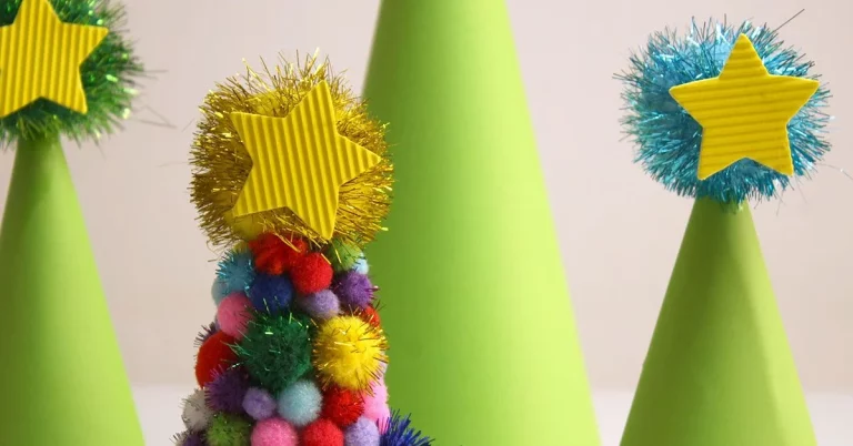 El árbol de Navidad DIY con cartón: parecía fácil para esta pareja y quedó así