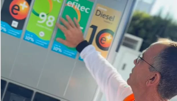 El consejo de un gasolinero de Repsol al echar gasolina deberías hacer esto cada 3 depósitos