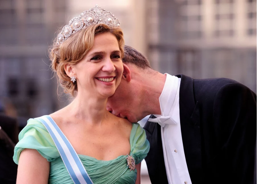El 'dardo' de la infanta Cristina a Iñaki Urdangarin y Ainhoa Armentia con sus hijos de por medio