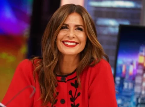 El modelo de Skechers que lleva Nuria Roca en su look elegante de Navidad(7) El Hormiguero