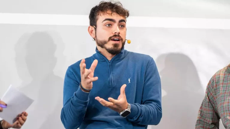 El partido político al que está afiliado uno de los Mozos de Arousa de 'Reacción en Cadena' 