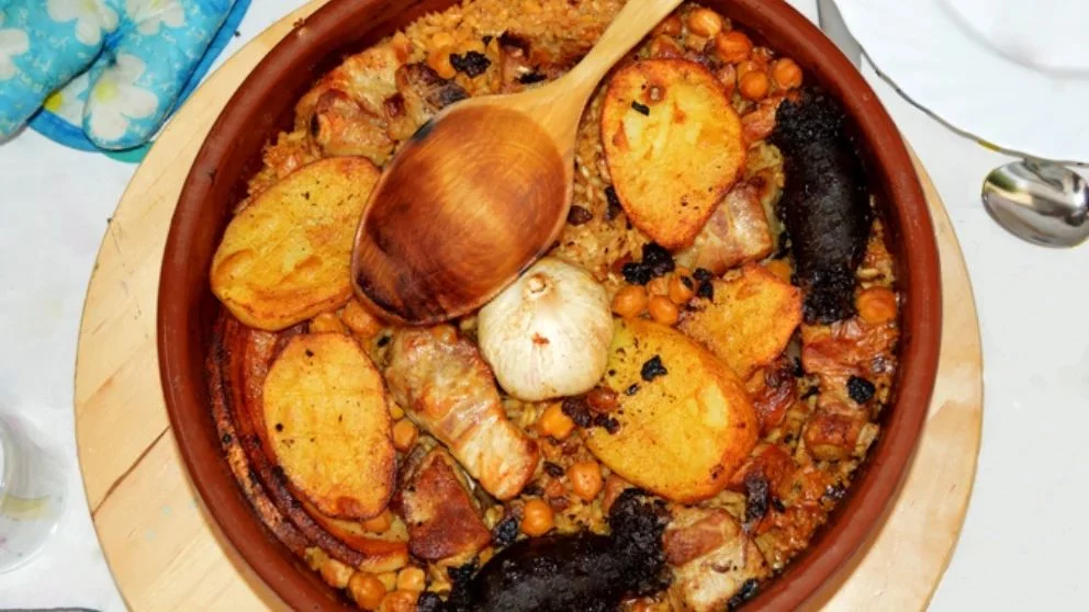 Cómo preparar el verdadero arroz al horno: el plato tradicional con costillas, morcilla y patatas 35 El paso a paso para preparar el arroz al horno