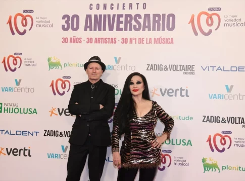 El grupo Fangoria posa en el photocall previo al concierto del 30 aniversario de Cadena 100, en el Wanda Metropolitano, a 25 de junio de 2022, en Madrid (España). La cadena de radio celebra el CADENA 100 CONCIERTO 30 ANIVERSARIO