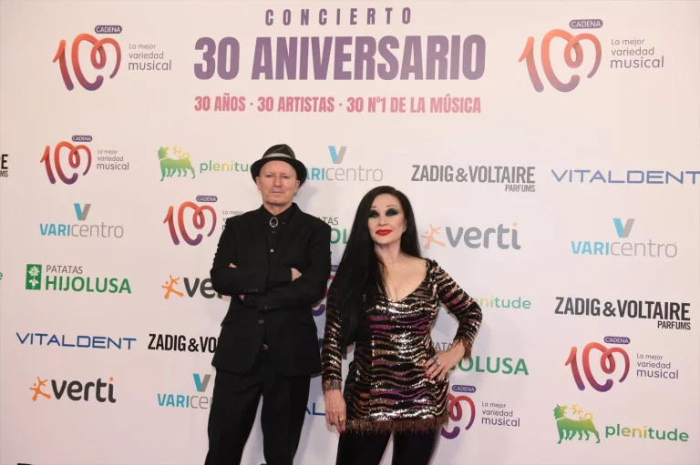 El grupo Fangoria posa en el photocall previo al concierto del 30 aniversario de Cadena 100, en el Wanda Metropolitano, a 25 de junio de 2022, en Madrid (España). La cadena de radio celebra el CADENA 100 CONCIERTO 30 ANIVERSARIO