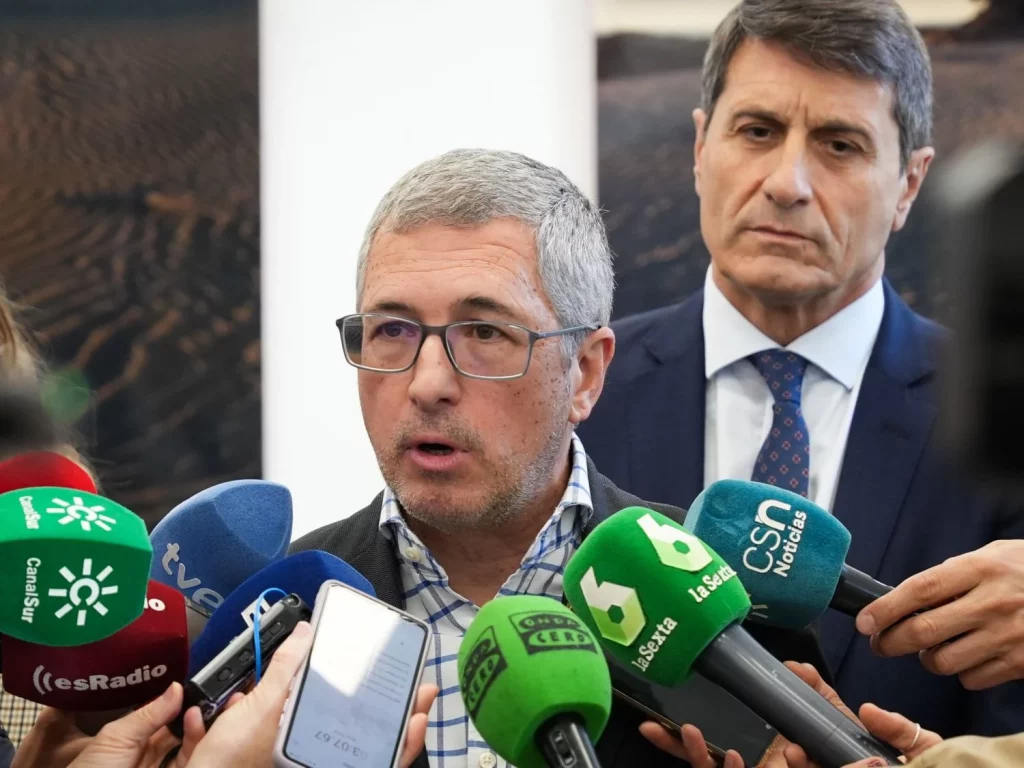 EuropaPress 5820164 secretario estado medio ambiente hugo moran atiende medios comunicacion