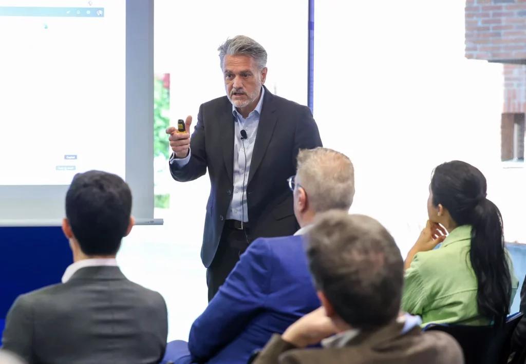 EuropaPress 5910694 presidente microsoft espana alberto granados desayunos esade campus esade