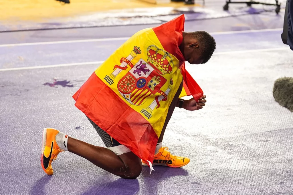 EuropaPress 6151159 jordan alejandro diaz fortun of spain celebrate the gold medal during mens