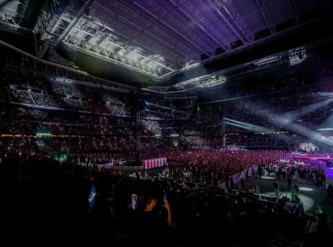 Lola Índigo y Aitana pasan de las quejas de los vecinos y ponen fecha a sus conciertos en el Bernabéu. Fuente: Agencias