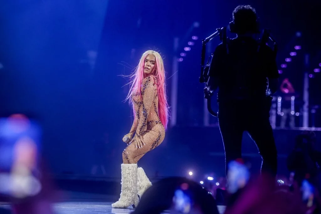 EuropaPress 6403616 cantante karol actuacion santiago bernabeu 20 julio 2024 madrid espana