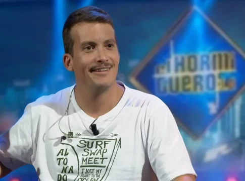 Grison (La Revuelta) en 'El Hormiguero' Grison apareció en 'El Hormiguero', algo que parecería imposible con la guerra del programa de Pablo Motos con 'La Revuelta' de David Broncano.