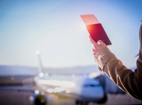 Guía de consejos para ahorrar en vuelos y alojamiento con Airbnb, Booking y demás ¿Vas a viajar en Navidad? Guía de consejos para ahorrar en vuelos y alojamiento con Airbnb, Booking y demás