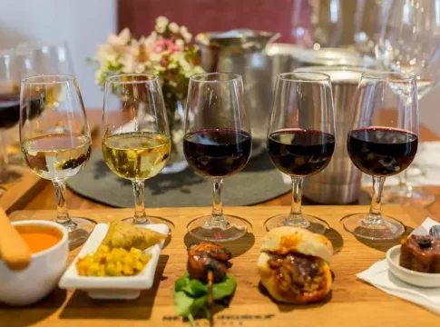 La hora ideal para cenar según los expertos en longevidad La hora ideal para cenar según los expertos en longevidad