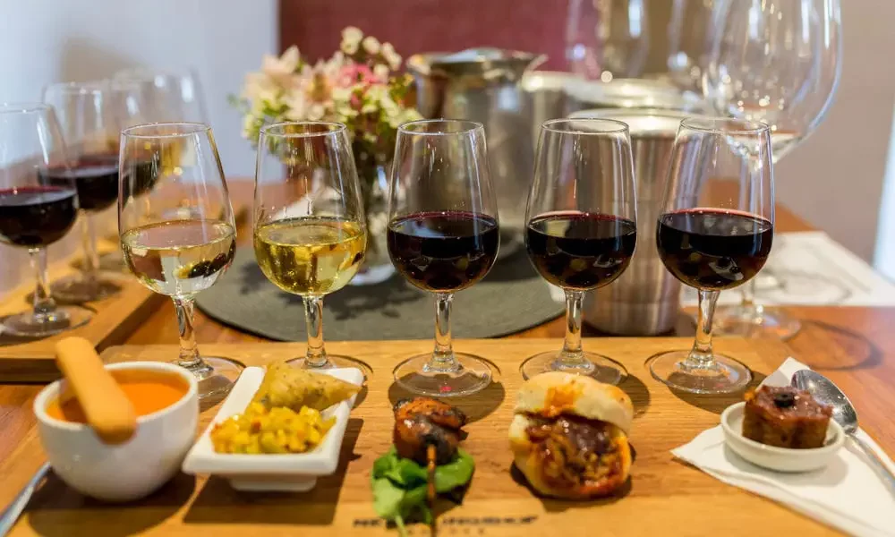 La hora ideal para cenar según los expertos en longevidad La hora ideal para cenar según los expertos en longevidad