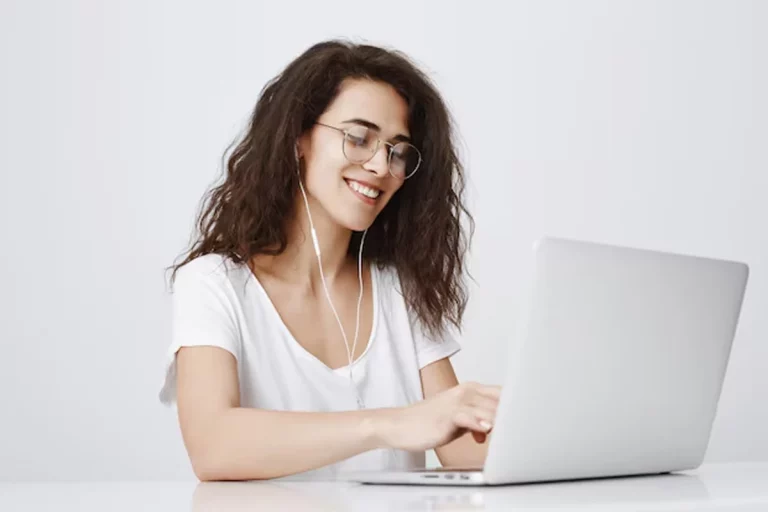 Mejor alternativa a ChatGPT para hacer trabajos con inteligencia artificial