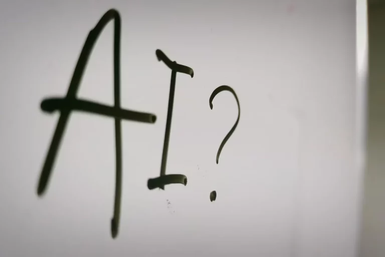 Cuando la fuente suena real, pero no lo es: el desafío de la IA en el periodismo