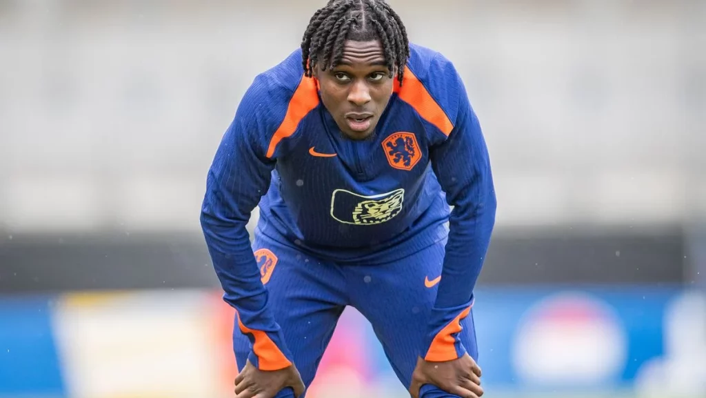 La alternativa a Alexander Arnold en el Real Madrid cuesta un pastizal 48 Jeremie Frimpong e1733973330665