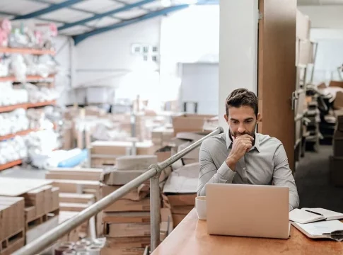 Pymes bajo presión: Cómo el aumento del SMI amenaza la estabilidad laboral Pymes bajo presión: Cómo el aumento del SMI amenaza la estabilidad laboral