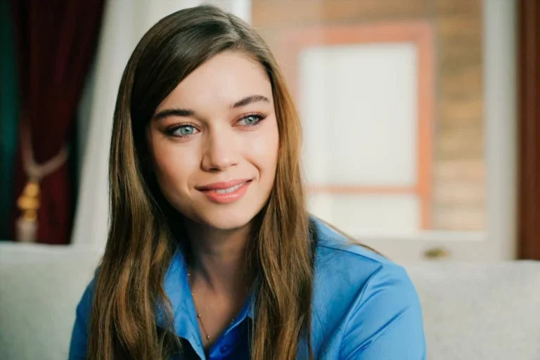 La cancelación de la telenovela turca que se emite en Antena 3, 'Una nueva vida', en la televisión de Turquía