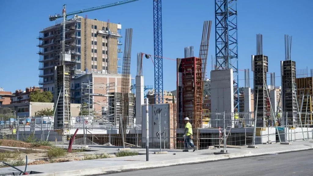 La construcción ralentizada y la falta de suelo finalista: los factores que impulsan el aumento del precio de la vivienda