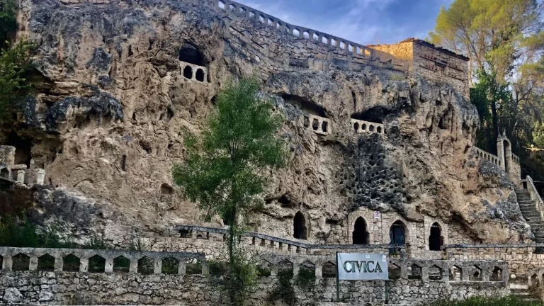 La visita obligada antes de que acabe el año es Cívica, la aldea abandonada de Guadalajara