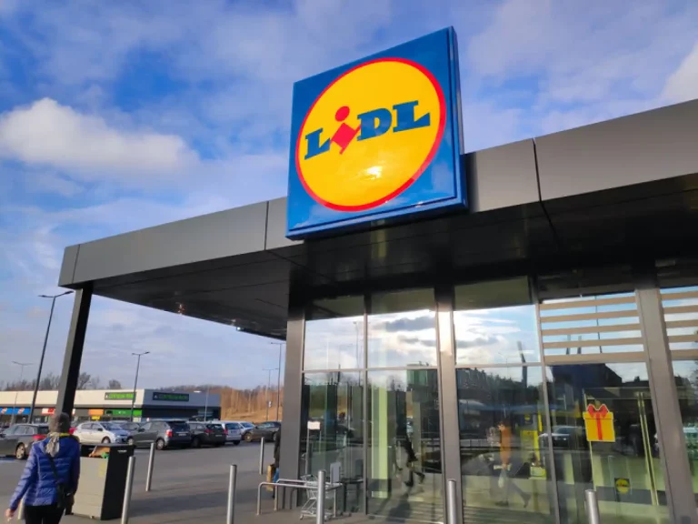 El potente taladro de Lidl marca Parkside ligero, con LED y hasta con función de abrebotellas