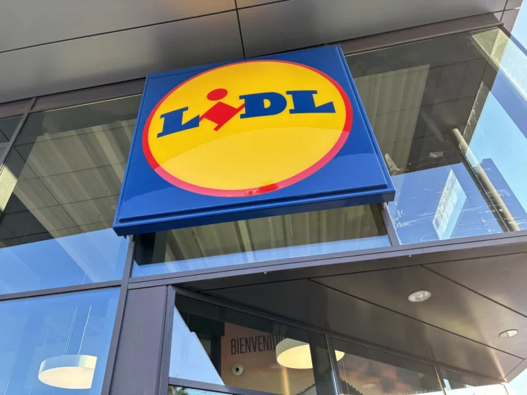 El nuevo ventilador de Lidl se convierte en el más deseado del verano: sin aspas, seguro y con diseño futurista