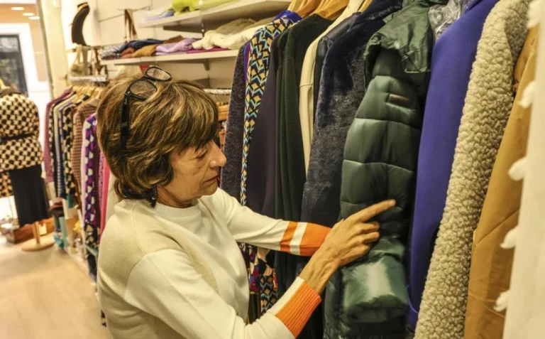 Look de estrella de cine con los abrigos de leopardo de Stradivarius, Zara y Pull&Bear ¡Te van a encantar!