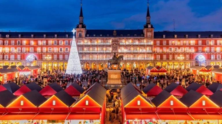 Los mercadillos navideños más emblemáticos de España: luces, sabores y tradición