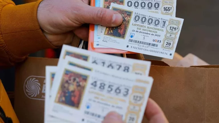 Lotería de Navidad: ¿Cuánto te quita Hacienda si te toca el Gordo?