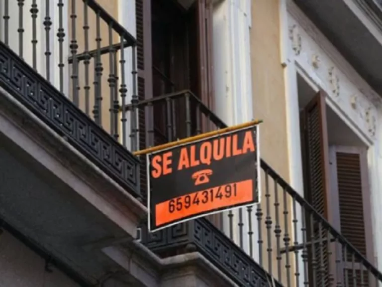 Alquilar piso por habitaciones: el agente que elimina el salón y cobra 500 € por cuarto