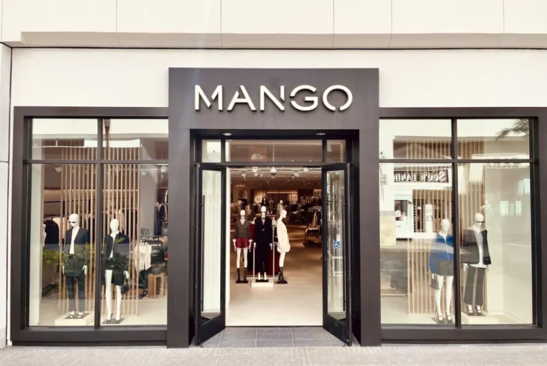 Mango tiene los botines que lleva Nuria Roca en ‘El Hormiguero’