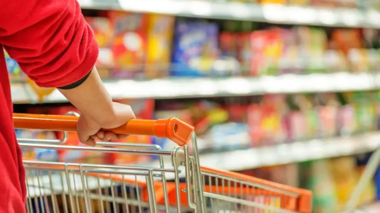 Un nuevo supermercado desafía a Mercadona y Carrefour con precios de outlet