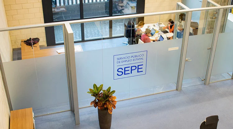¿Puedo trabajar y seguir cobrando la ayuda del SEPE? La respuesta es sí