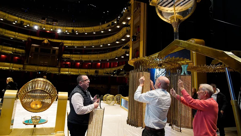 La programación de RTVE para Nochevieja: del especial de José Mota a 'MasterChef' y Broncano 1 Sorteo de la Lotería de Navidad