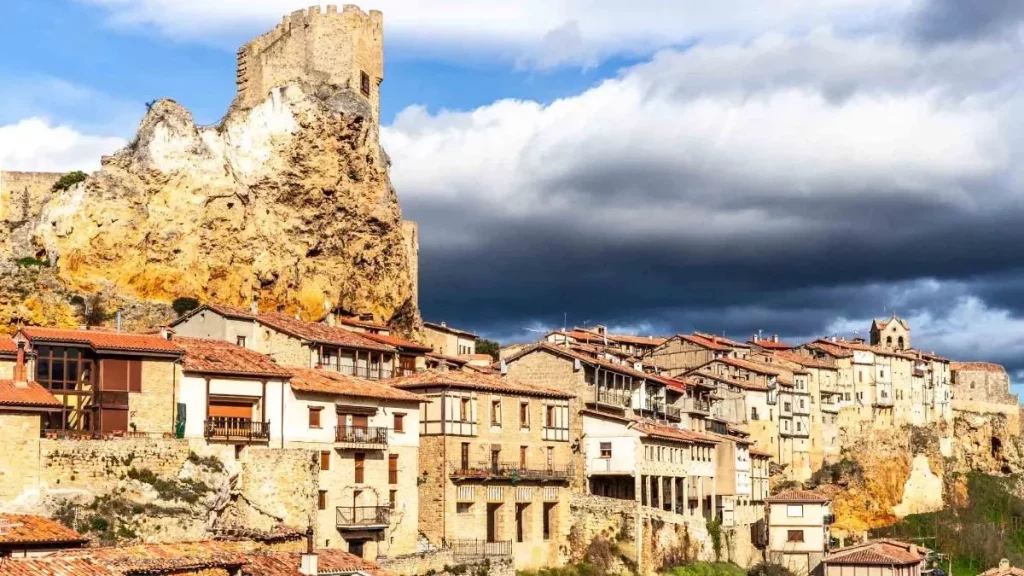 Frías, la ciudad más pequeña de España en el corazón de Burgos 25 Un legado histórico que perdura