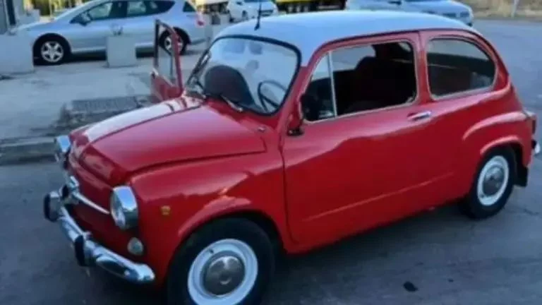 Va con un Seat 600 de 50 años a pasar la ITV y la pregunta que le hace el técnico es alucinante