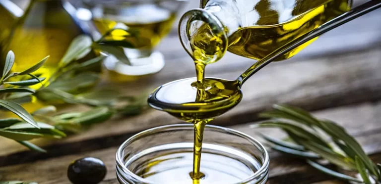 El economista Gonzalo Bernardos adelanta lo que va a pasar con el precio del aceite de oliva en los supermercados