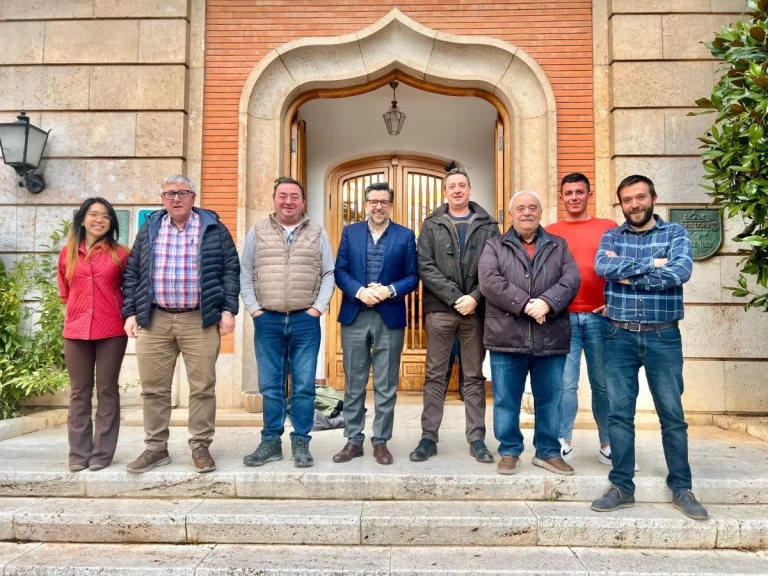 Los alcaldes de la Asociación Viento Alto y CIP crean una mesa de trabajo para la integración del Parque Eólico Teruel, Clúster Maestrazgo en el territorio