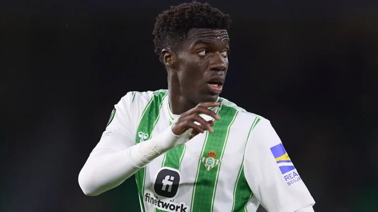 Assane Diao saca los colores a Pellegrini en el Como de Cesc