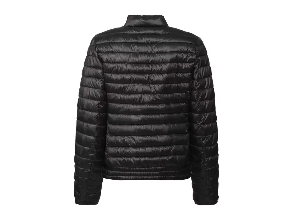 Esta chaqueta acolchada de Lidl es como la Quechua de Decathlon, pero solo cuesta 13 euros 109 Compromiso con la sostenibilidad: materiales reciclados y teñido ecológico